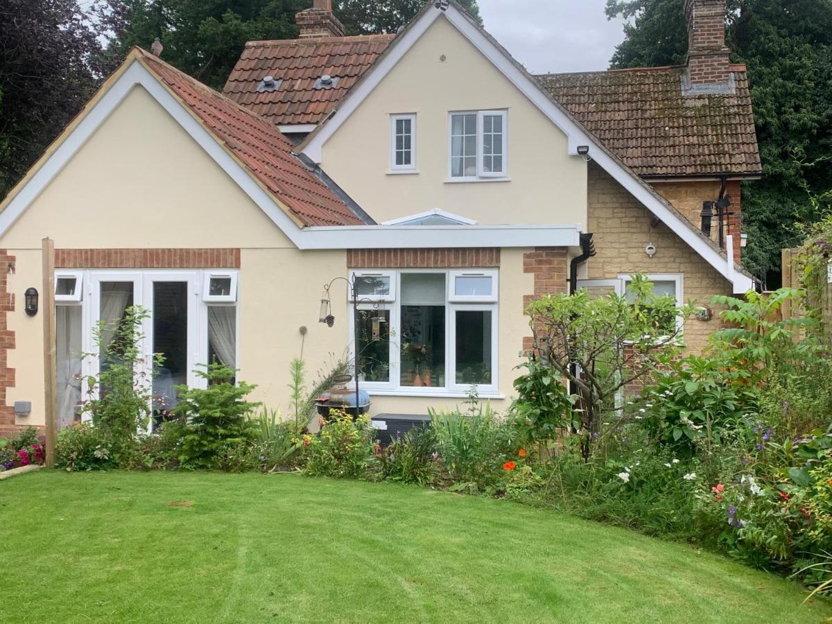 Sunshine Cottage Studley  Exteriör bild
